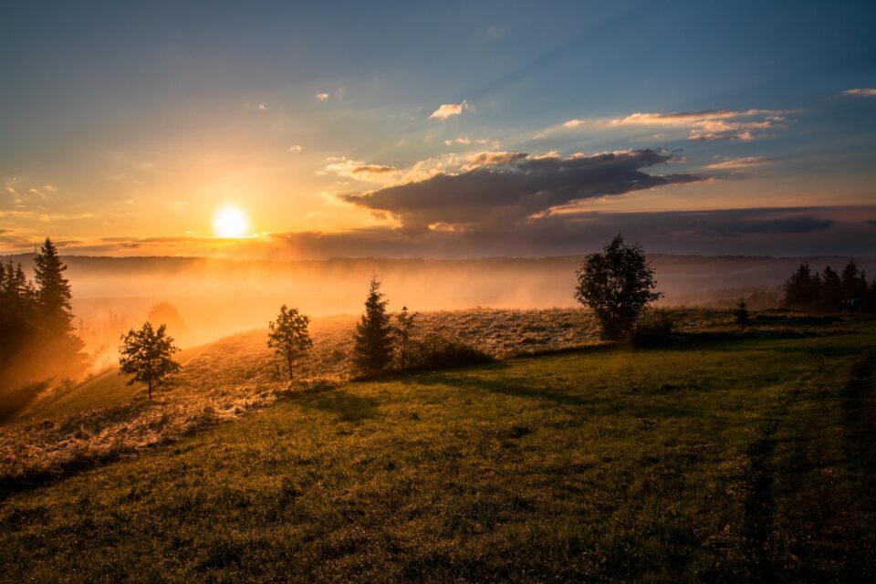 Sunrise Symbolism (Top 10 Meanings) - Give Me History
